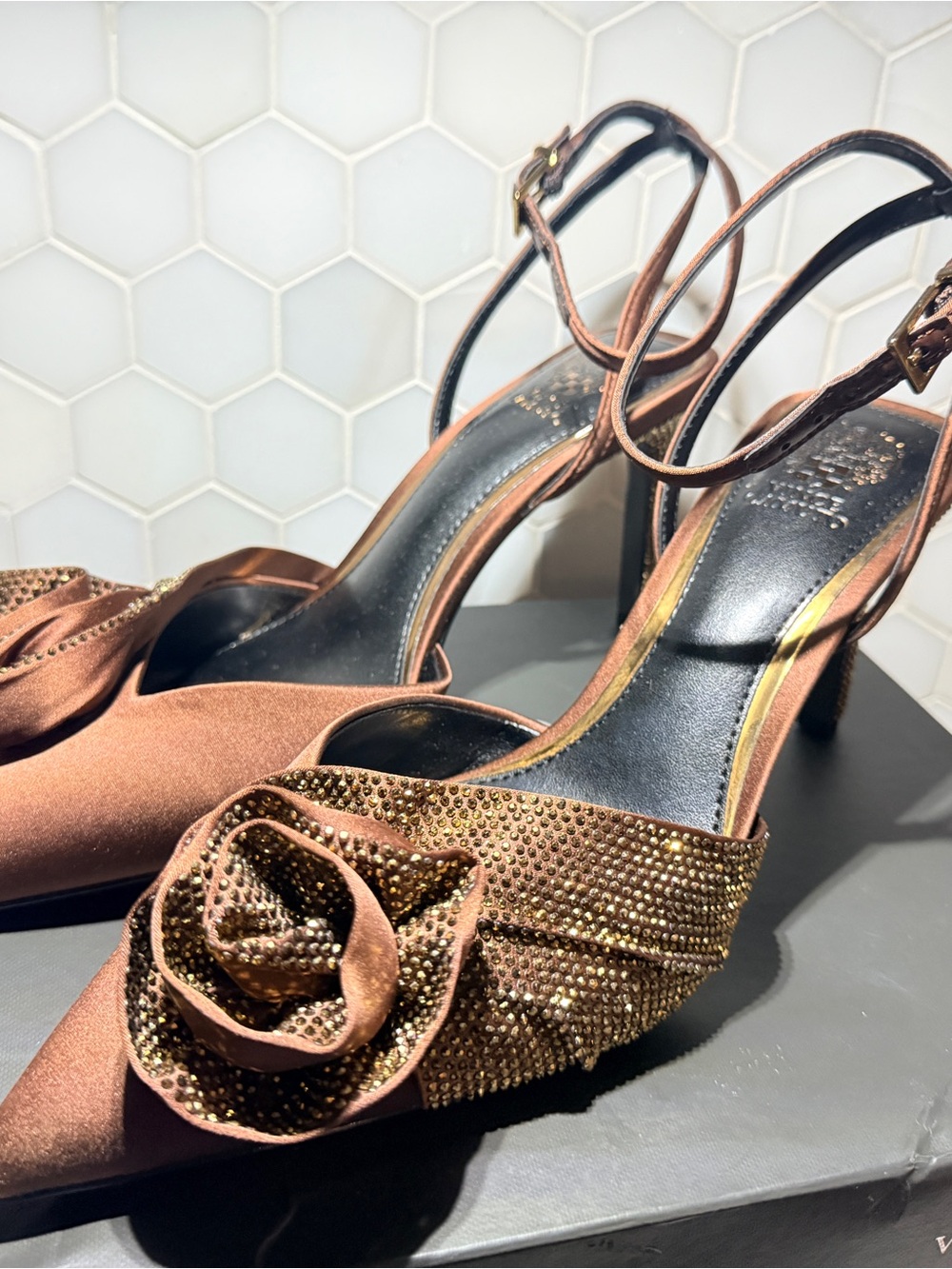 Vince Camuto Bonitaa Flower Detail Pumps – Women’s Size 9.5 – New